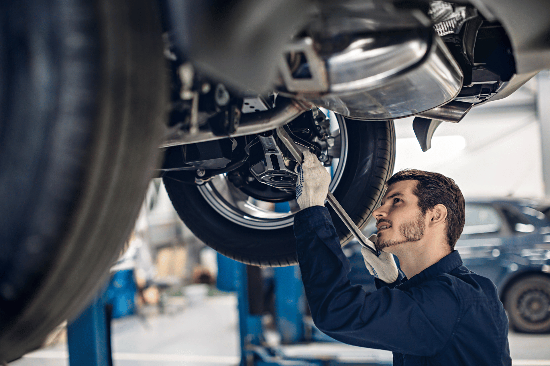 Peut-on vendre sa voiture sans CT ? La reprise de voiture sans CT est possible par un professionnel de l'auto tel que Delivauto qui est specialisé dans le rachat de voitures sans contrôle technique. En effet un véhicule en panne, moteur HS, cassé, accidenté ou pour pièces n'a pas besoin de contrôle technique pour étre vendu à un garage ou casse auto, par contre les concessionnaires ne rachetent pas les voitures endommagées .